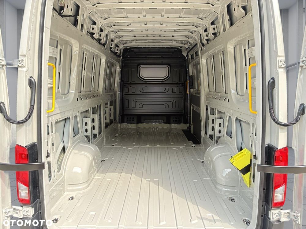 Volkswagen Crafter 35 Furgon L4H3, 2.0 TDI 140 KM, Wysoki dach, r. o. 4490mm - 13