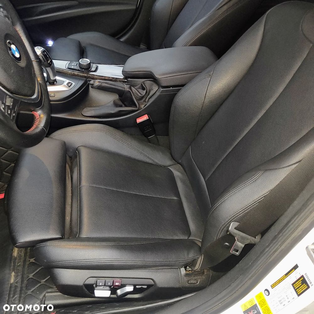 BMW Seria 3 330e iPerformance Sport Line - 13