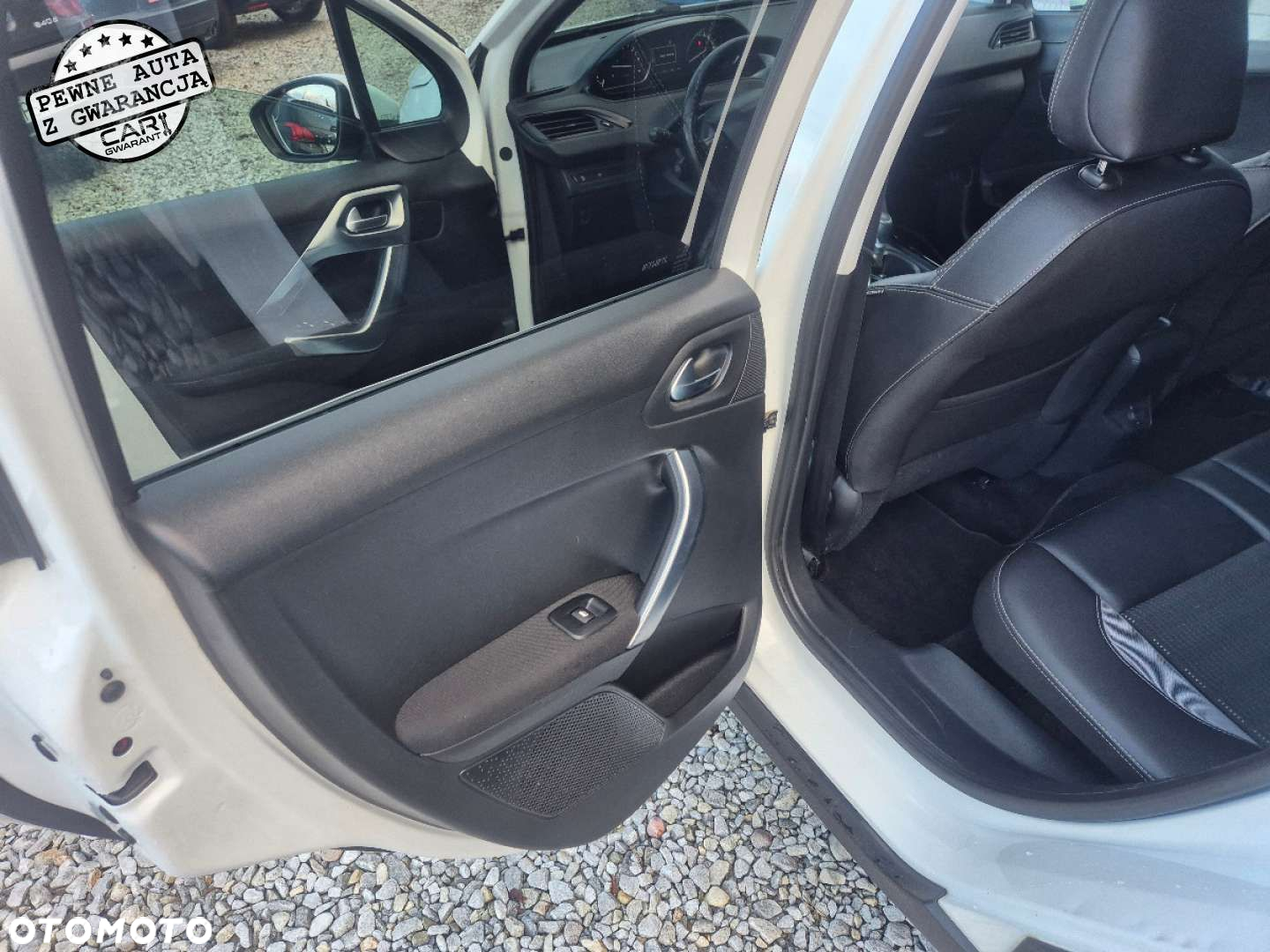 Peugeot 2008 - 12