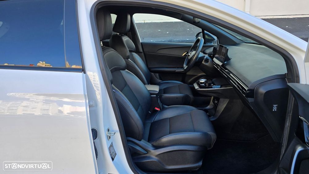MG MG4 64 kWh Luxury - 46