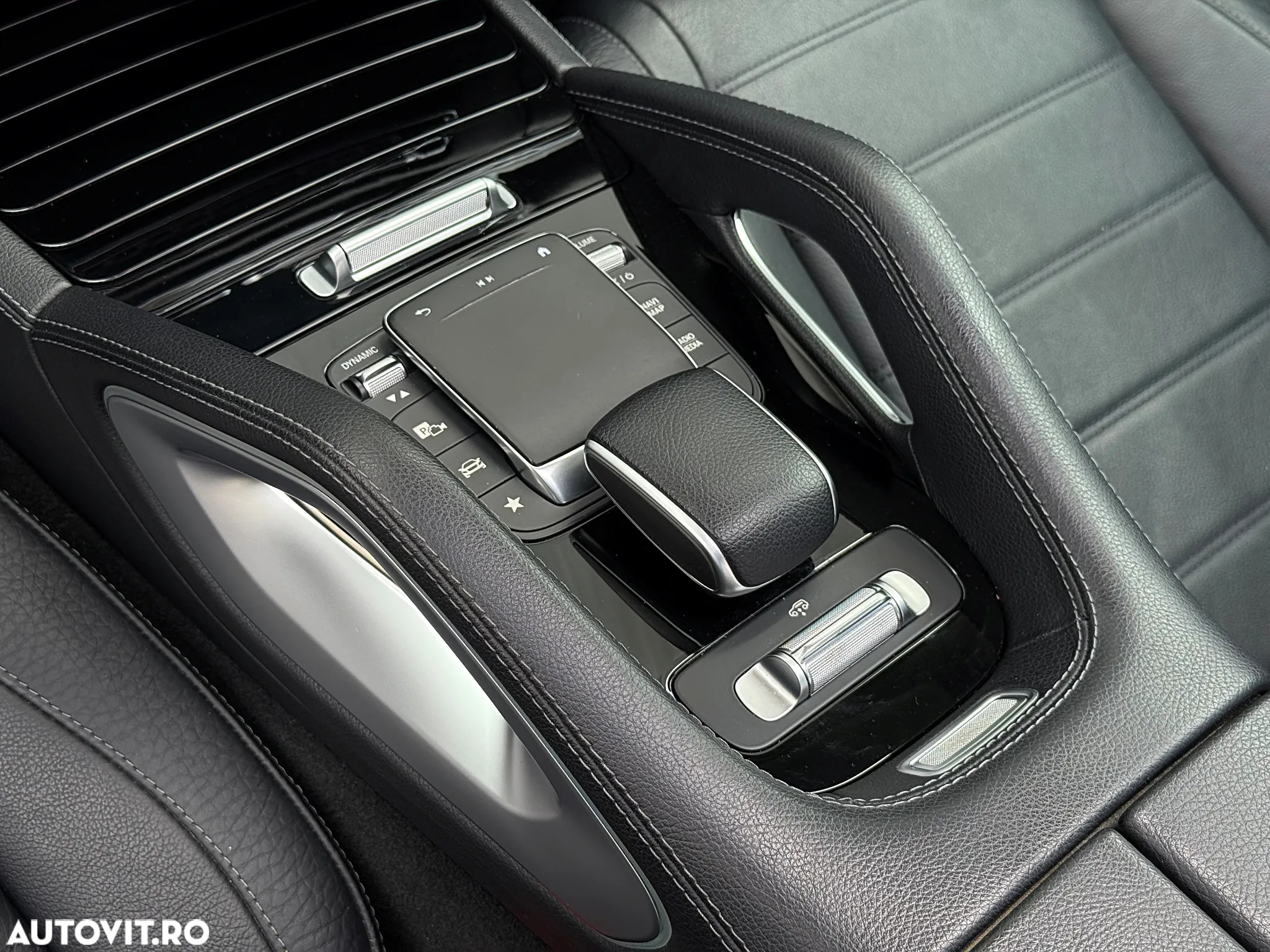 Mercedes-Benz GLE 300 d 4Matic 9G-TRONIC AMG Line - 23