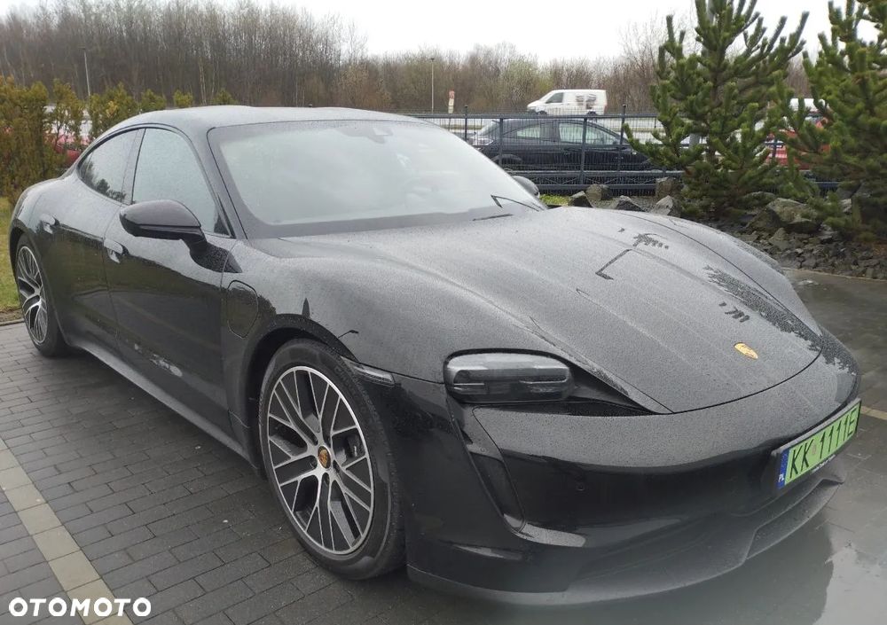 Porsche Taycan Performance Plus - 4