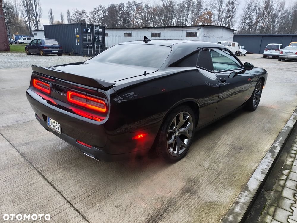 Dodge Challenger - 15