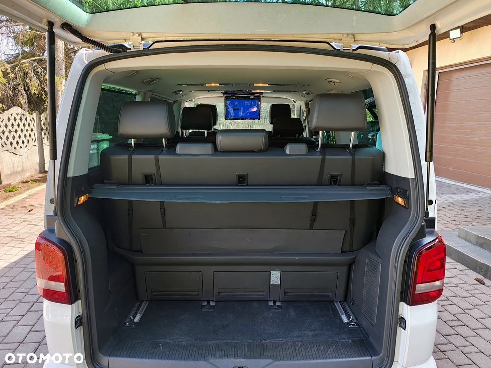 Volkswagen Multivan - 13