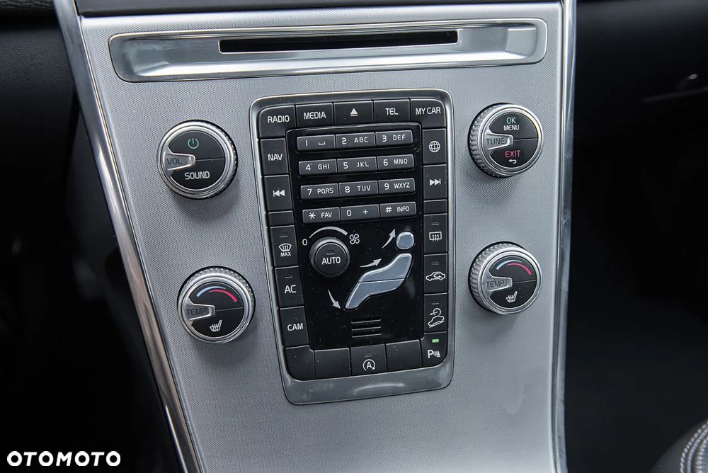 Volvo XC 60 D5 AWD Geartronic Summum - 32