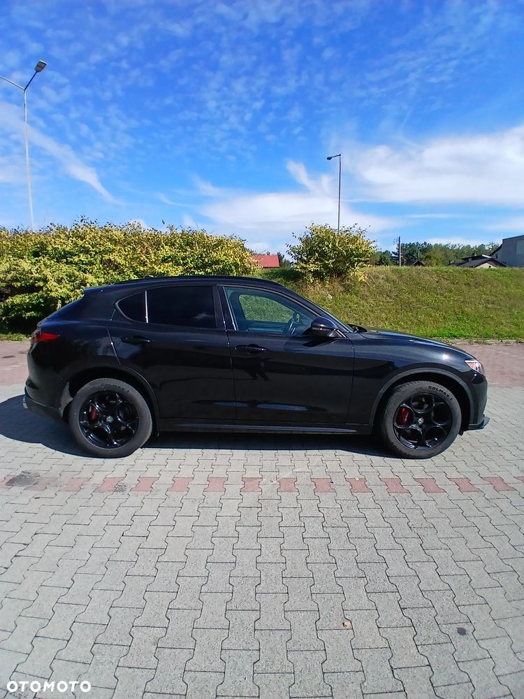 Alfa Romeo Stelvio 2022 photo 4