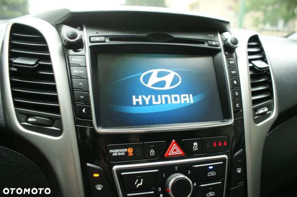 Hyundai i30 1.4 Intro Edition - 10