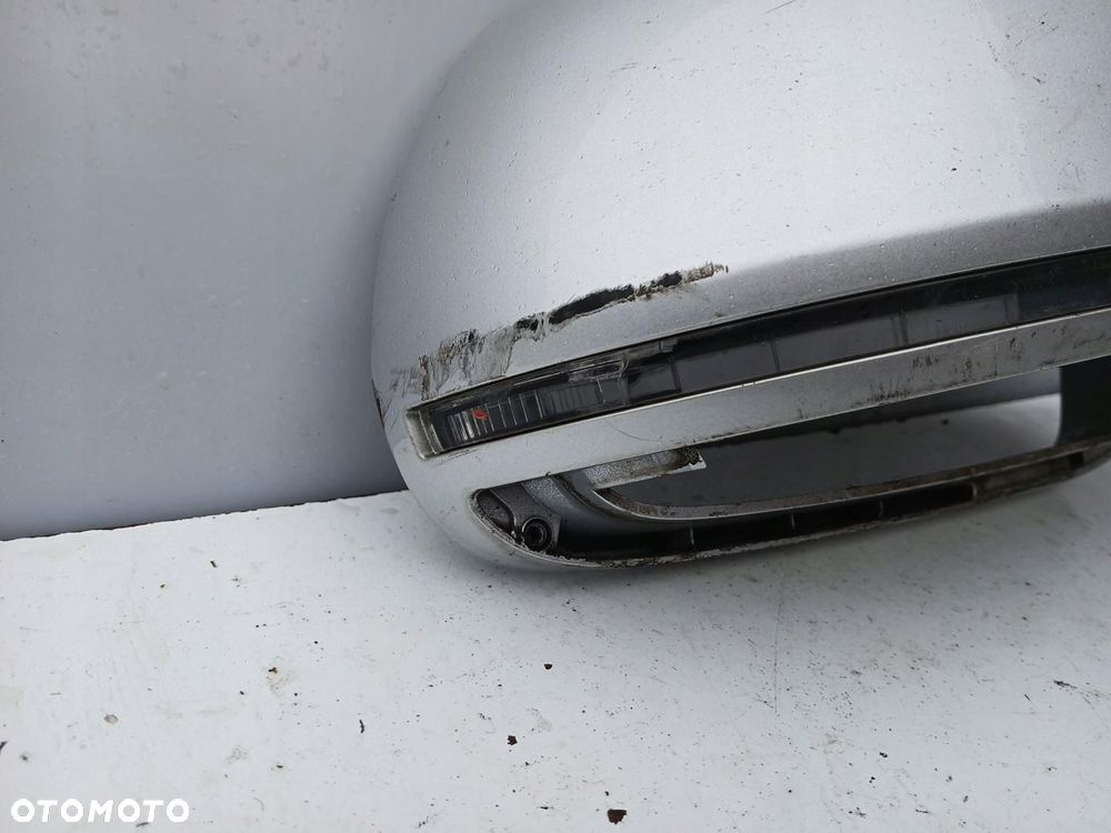 OBUDOWA OSŁONA LUSTERKA PRAWA SREBRNA AUDI A5 8T 8T0857528D - 2