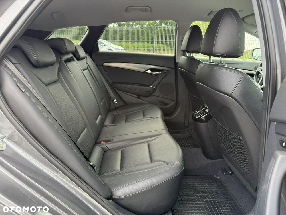 Hyundai i40 Kombi 1.7 CRDi Premium - 13