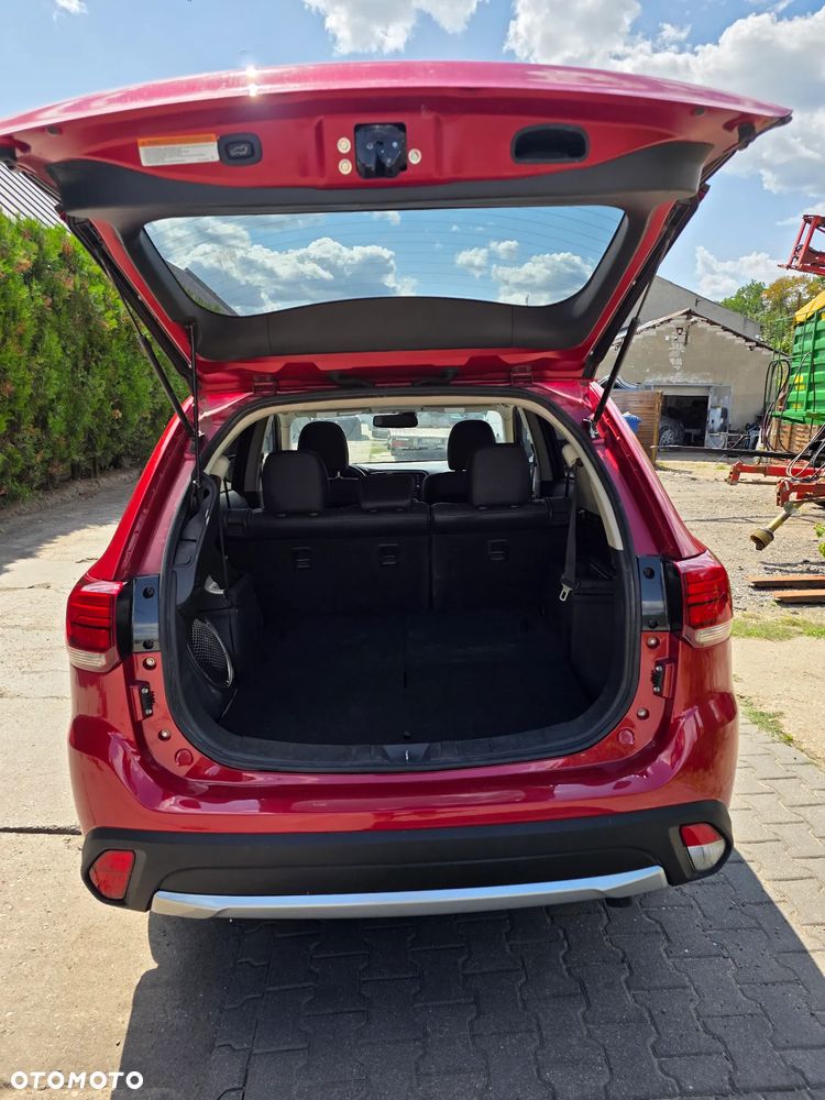 Mitsubishi Outlander - 12