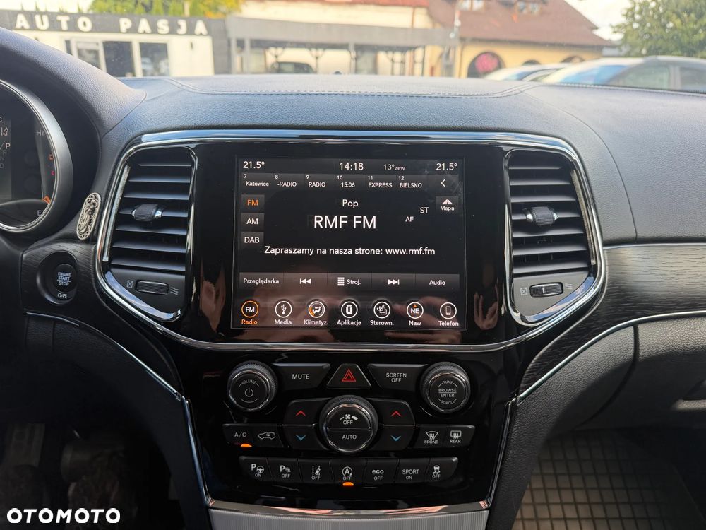 Jeep Grand Cherokee - 29