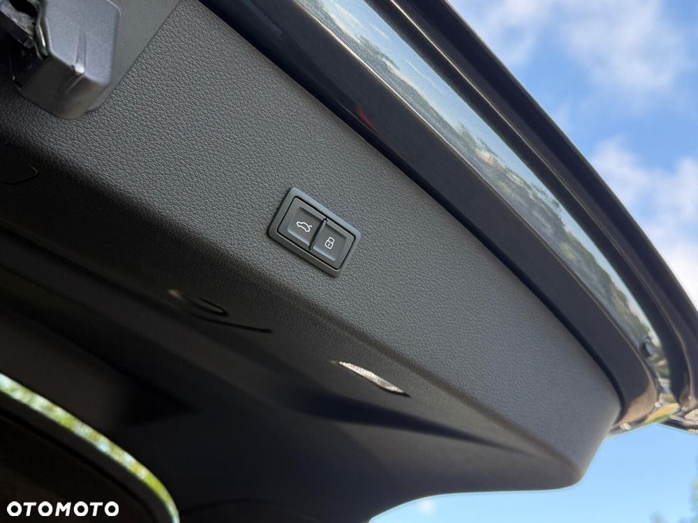 Audi Q8 Sportback e-tron - 34