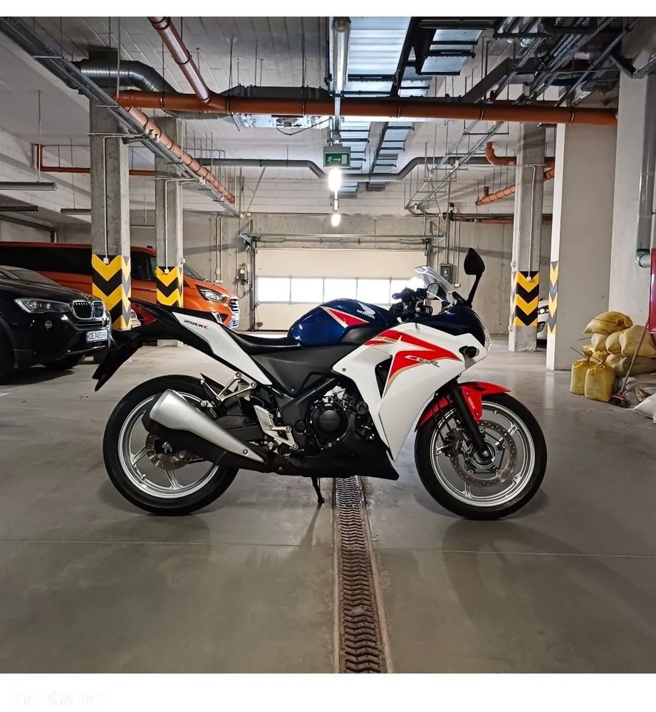 Honda CBR - 3