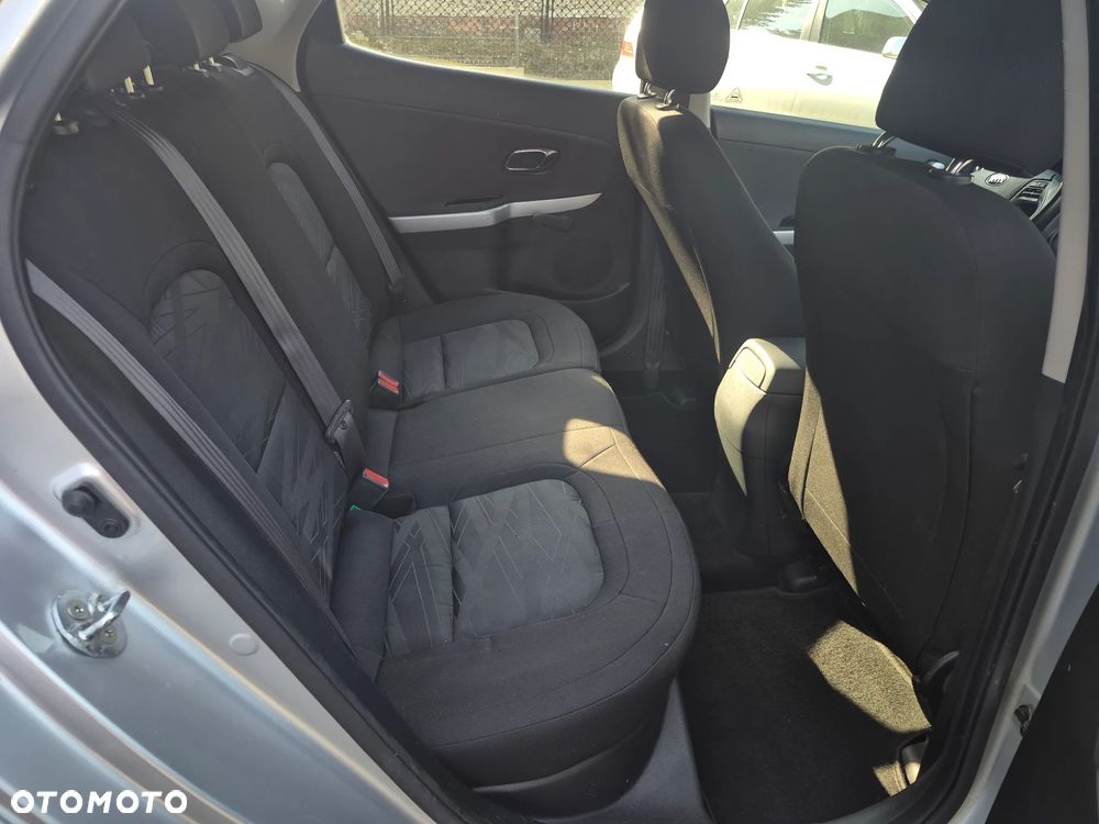 Kia Ceed 1.4 CVVT Dream Team Edition - 26