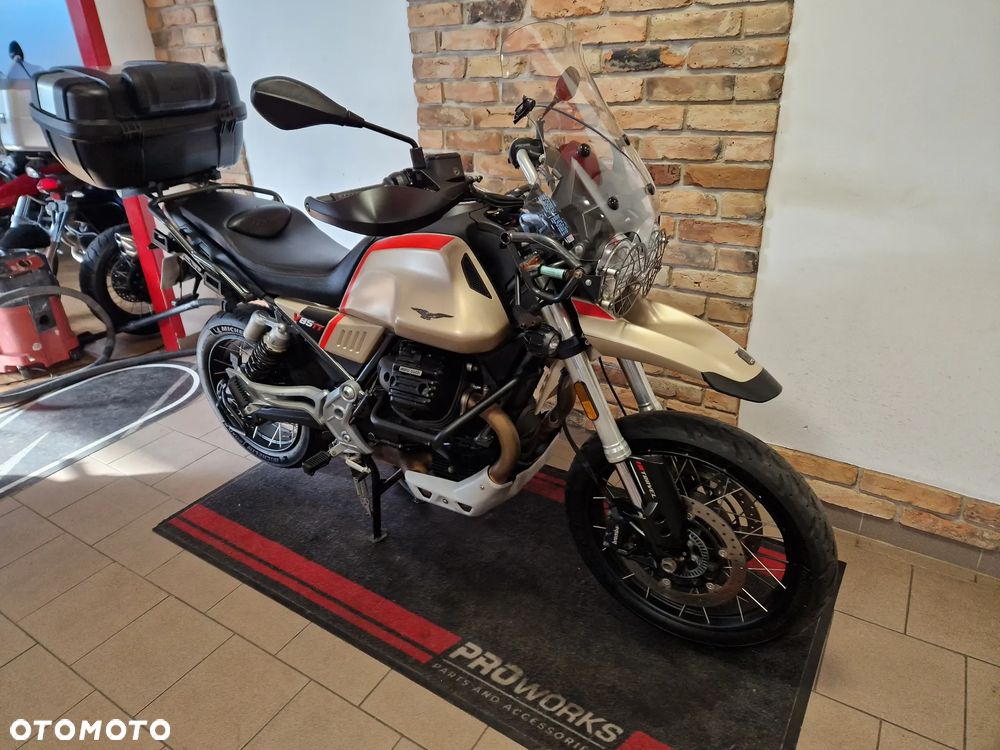 Moto Guzzi V85 - 23