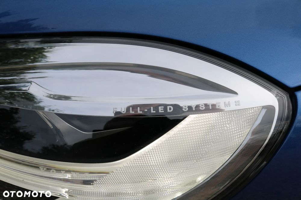 Volvo V40 D3 Drive-E R-Design Momentum - 19