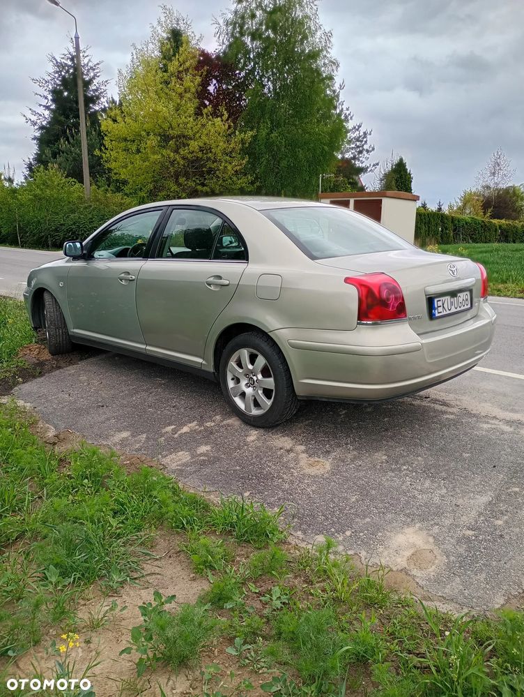 Toyota Avensis 1.6 VVT-i Luna - 4