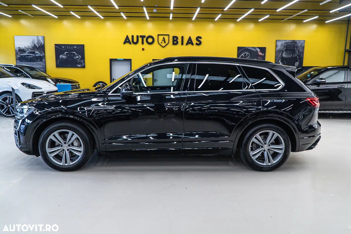 Volkswagen Touareg 3.0 V6 TDI 4Motion DPF Automatik R-Line - 16
