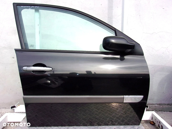 Renault Megane II HB KOMBI drzwi prawy przód  NV676