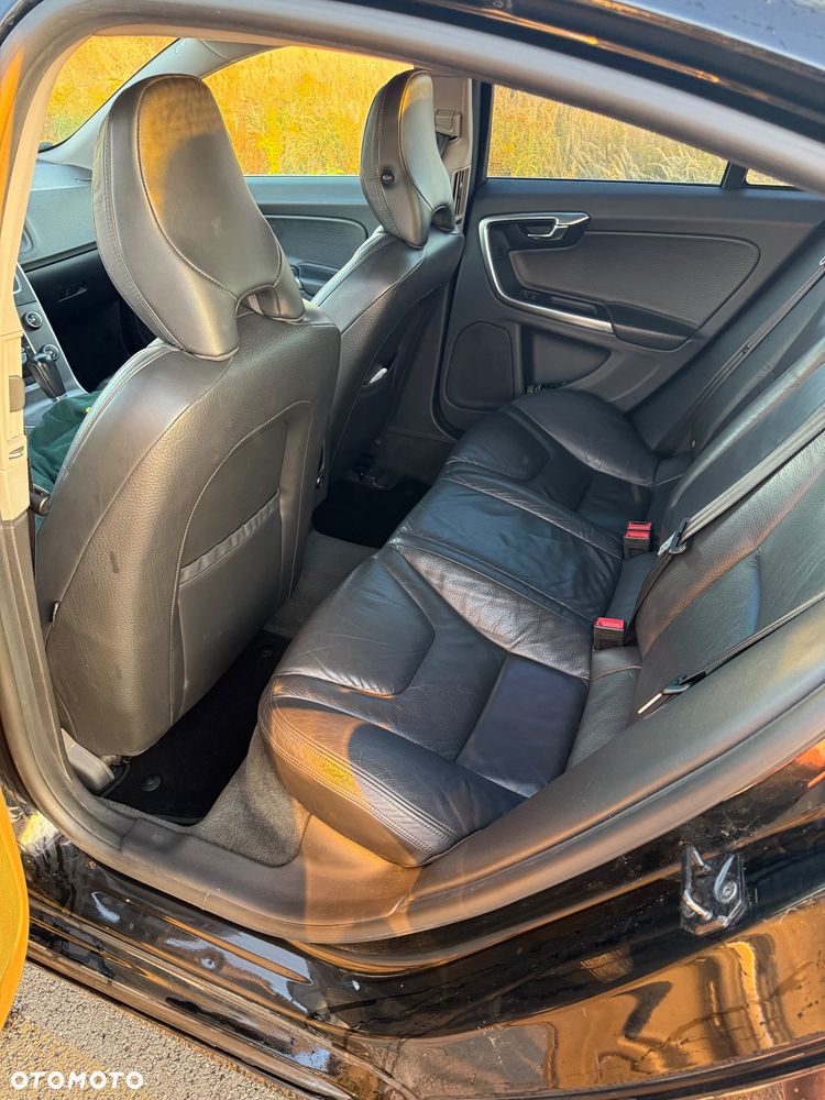 Volvo S60 D5 AWD Kinetic - 16