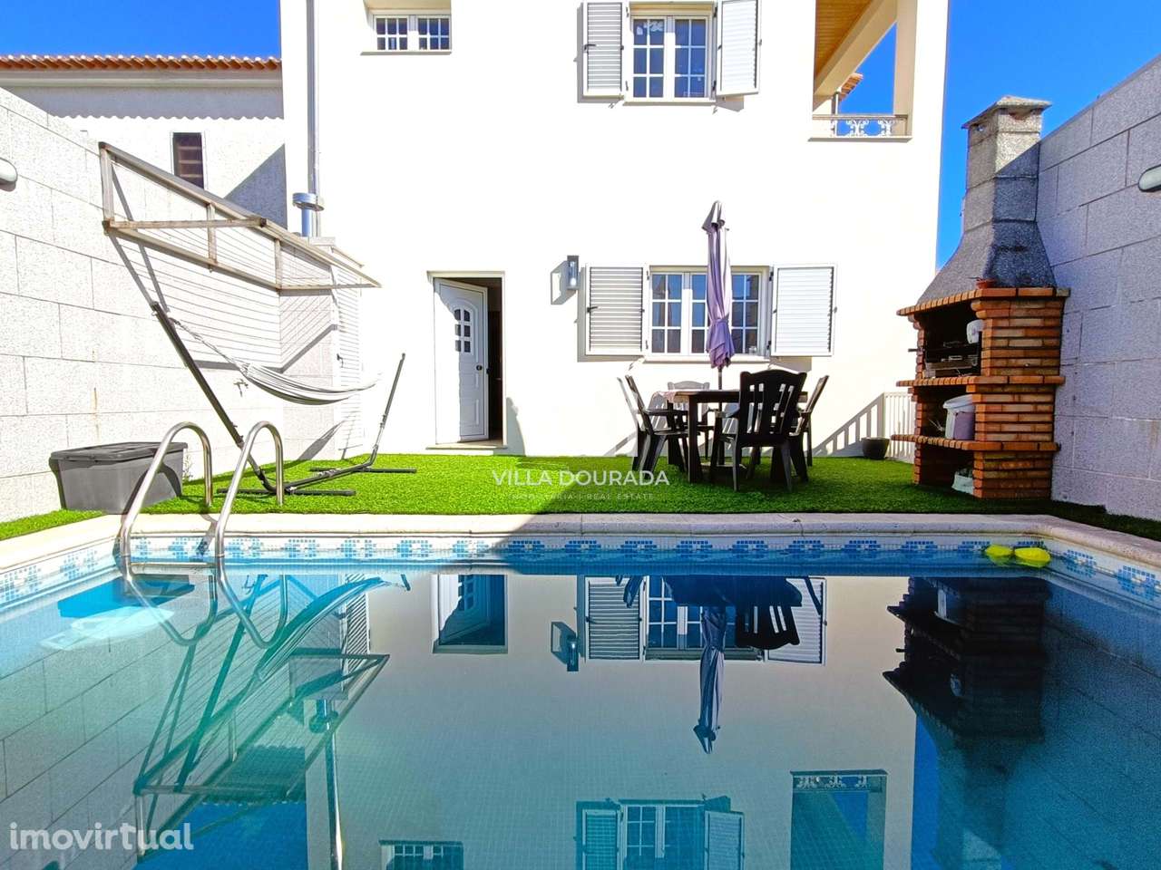 Moradia T3 ao centro de Pereiró com piscina. Aproveite! - Grande imagem: 4/40