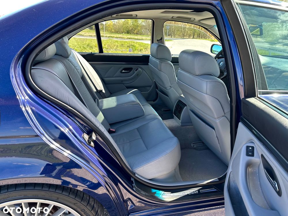 BMW Seria 5 - 33