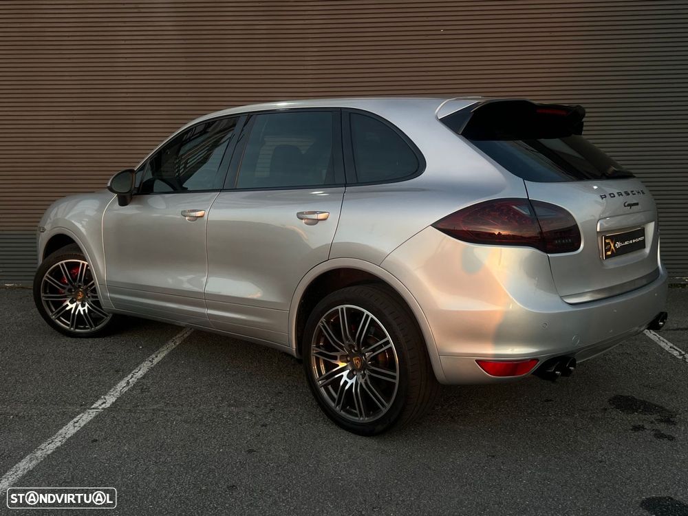 Porsche Cayenne - 6