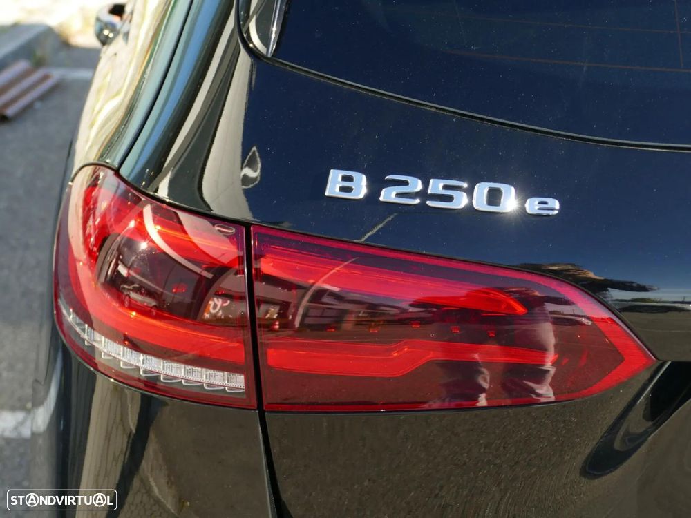 Mercedes-Benz B 250 e AMG Line - 12
