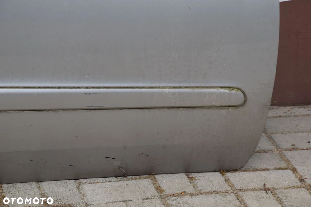 Opel Zafira B 05-14 Drzwi Prawy przód tył prawe przednie tylne srebrne Z157 bez korozji - 7