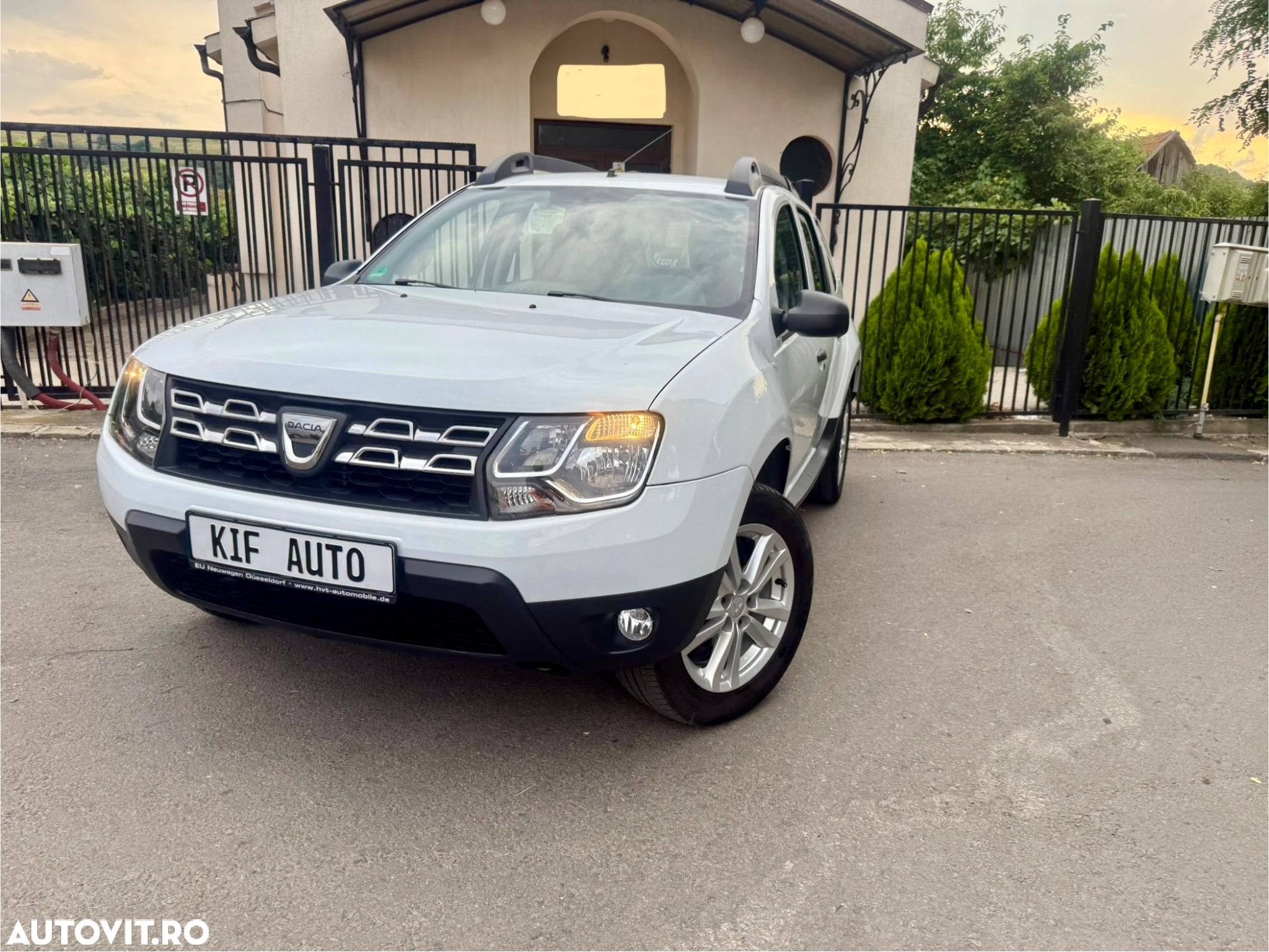 Dacia Duster SCe 115 2WD Essential - 30