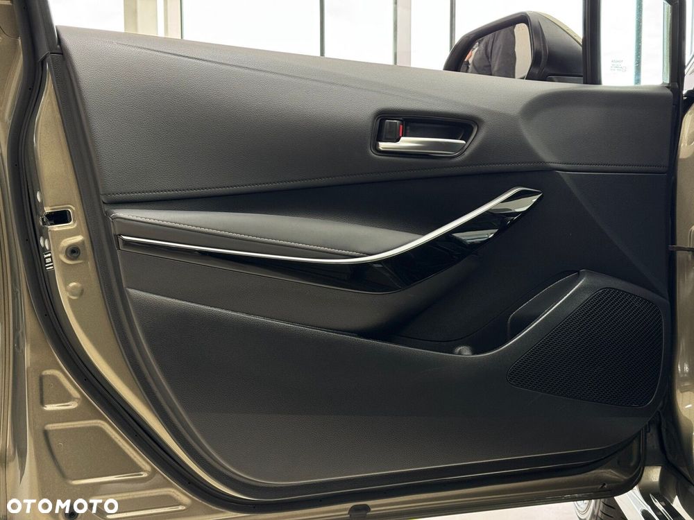 Toyota Corolla 1.8 Hybrid Executive - 12