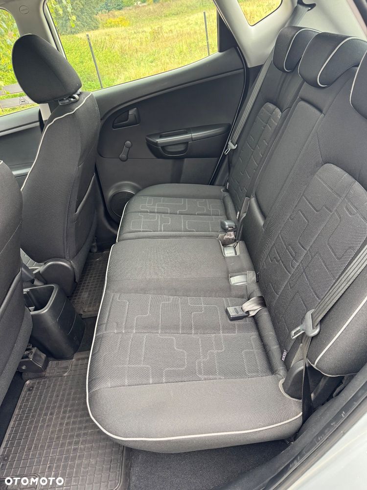 Kia Venga 1.4 CRDi L - 10