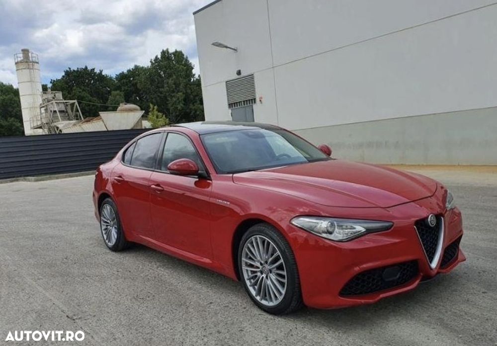 Alfa Romeo Giulia 2.2 JTDM AWD Aut. Veloce - 1