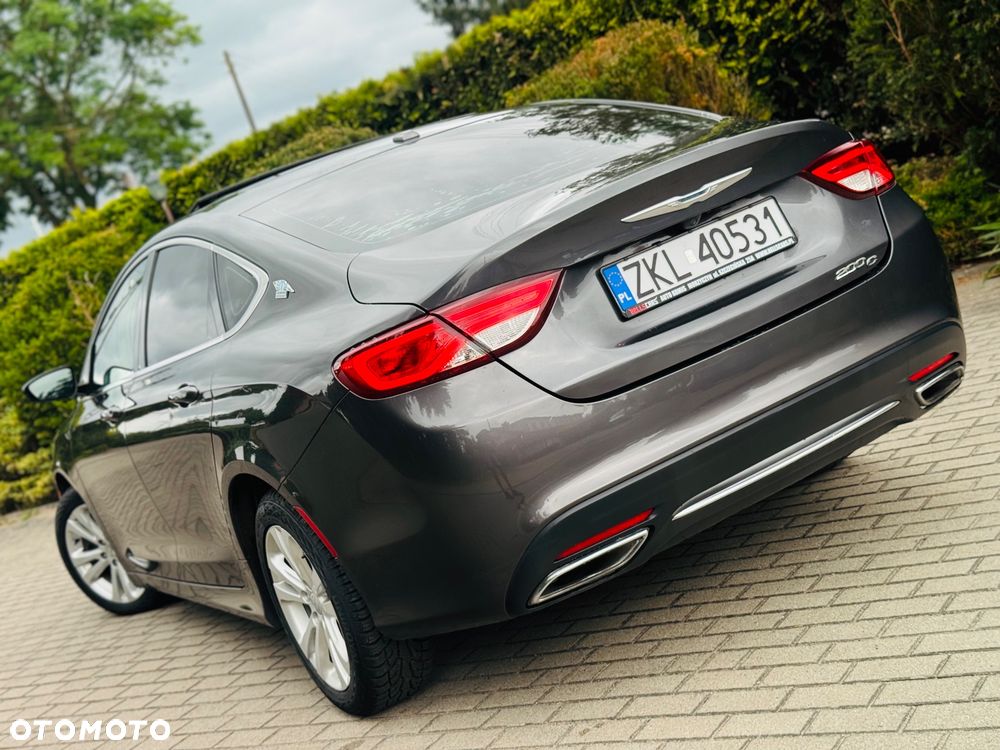 Chrysler 200 - 4
