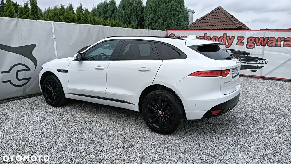 Jaguar F-Pace - 12