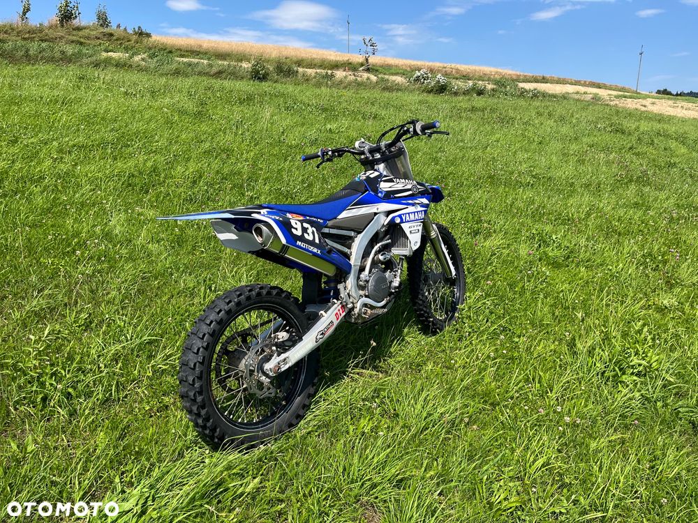 Yamaha YZF - 8