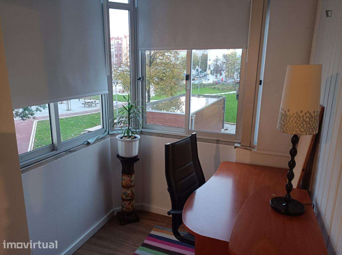 Quarto - localizado em Amadora Lisbon - Grande imagem: 2/19