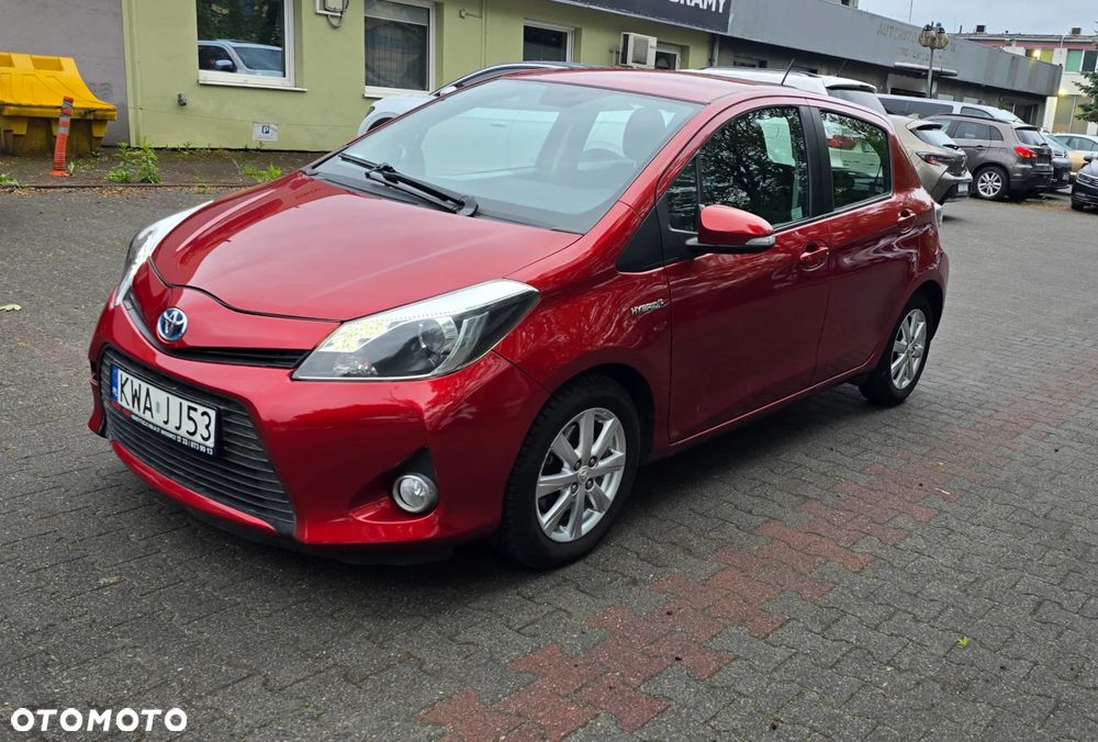 Toyota Yaris Hybrid 100 Sol - 1