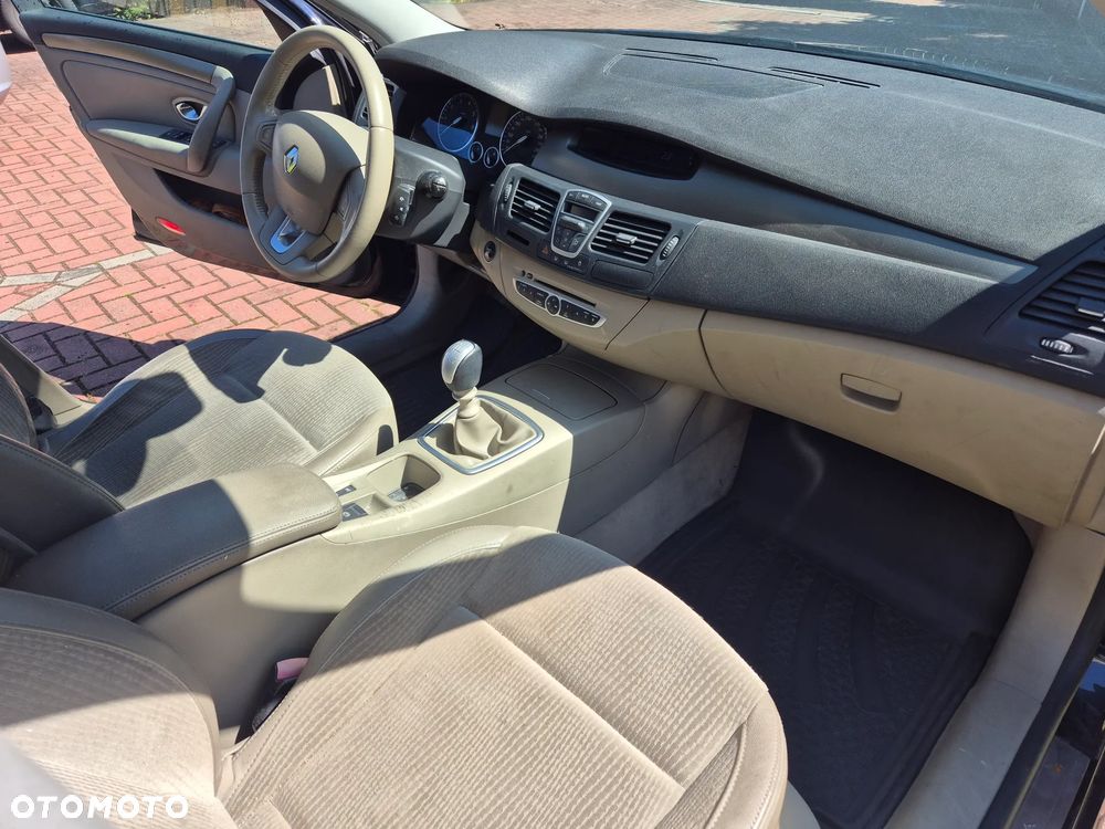 Renault Laguna 2.0 Authentique - 8