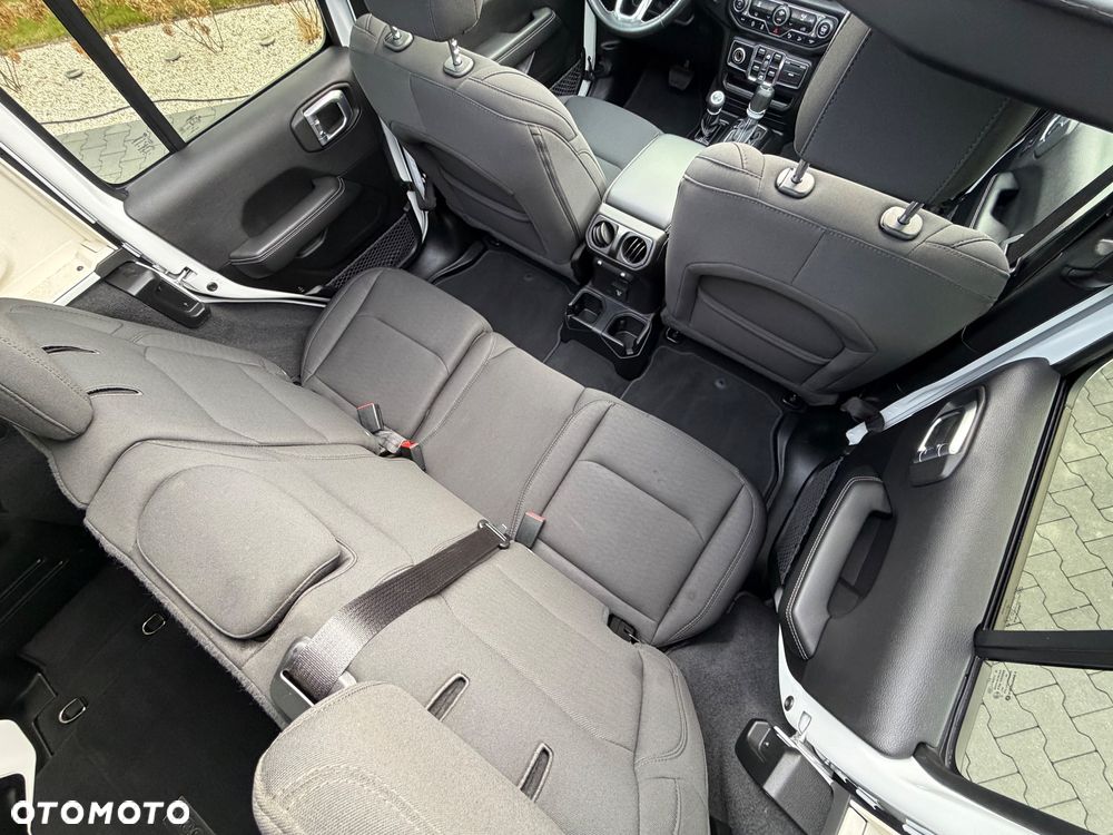 Jeep Wrangler Unlimited GME 2.0 Turbo Sahara - 6