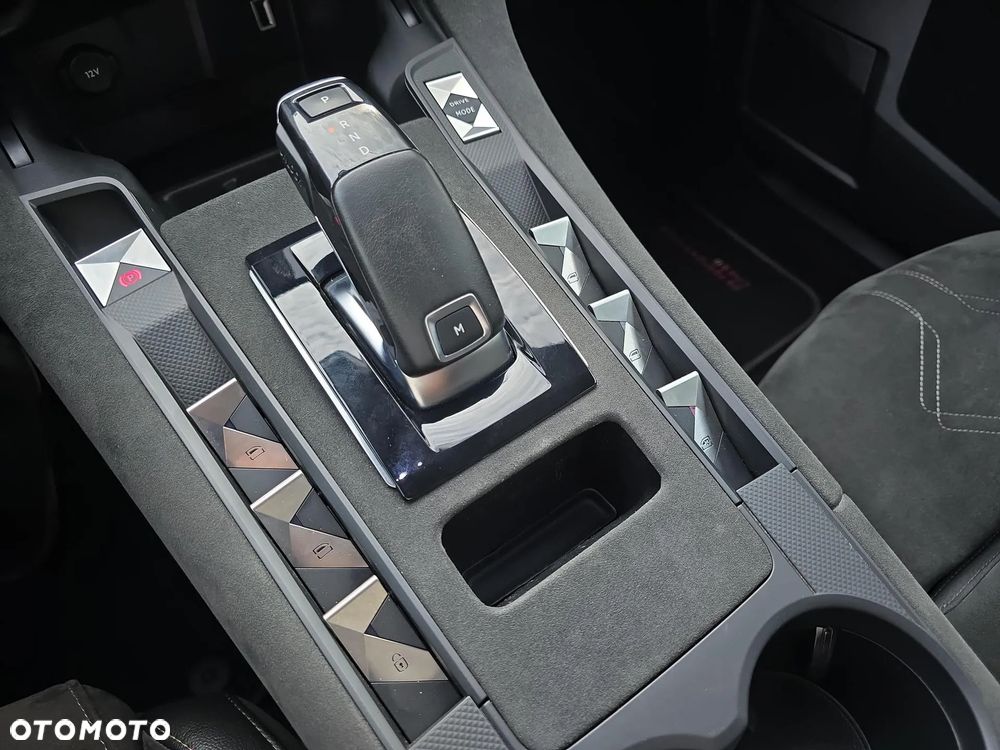 DS Automobiles DS 7 Crossback 2.0 BlueHDi Performance Line + - 20