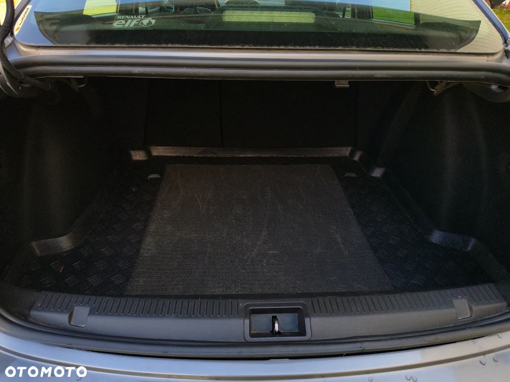 Renault Fluence 1.6 16V Color Edition - 27