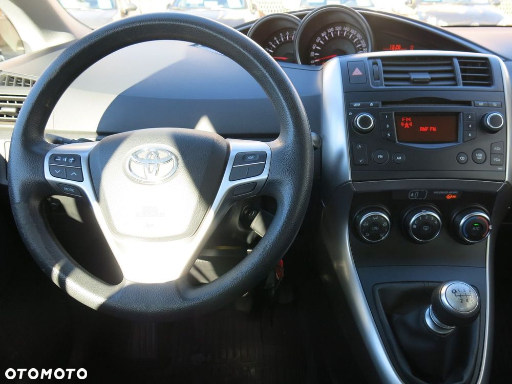 Toyota Verso 1.6 Active - 10