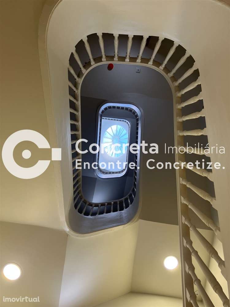 Apartamento T1+1 com logradouro no centro histórico de Braga - Grande imagem: 5/10