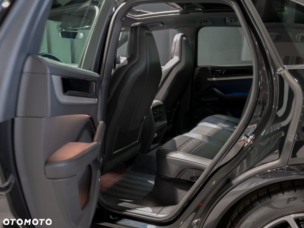 Porsche Cayenne - 22