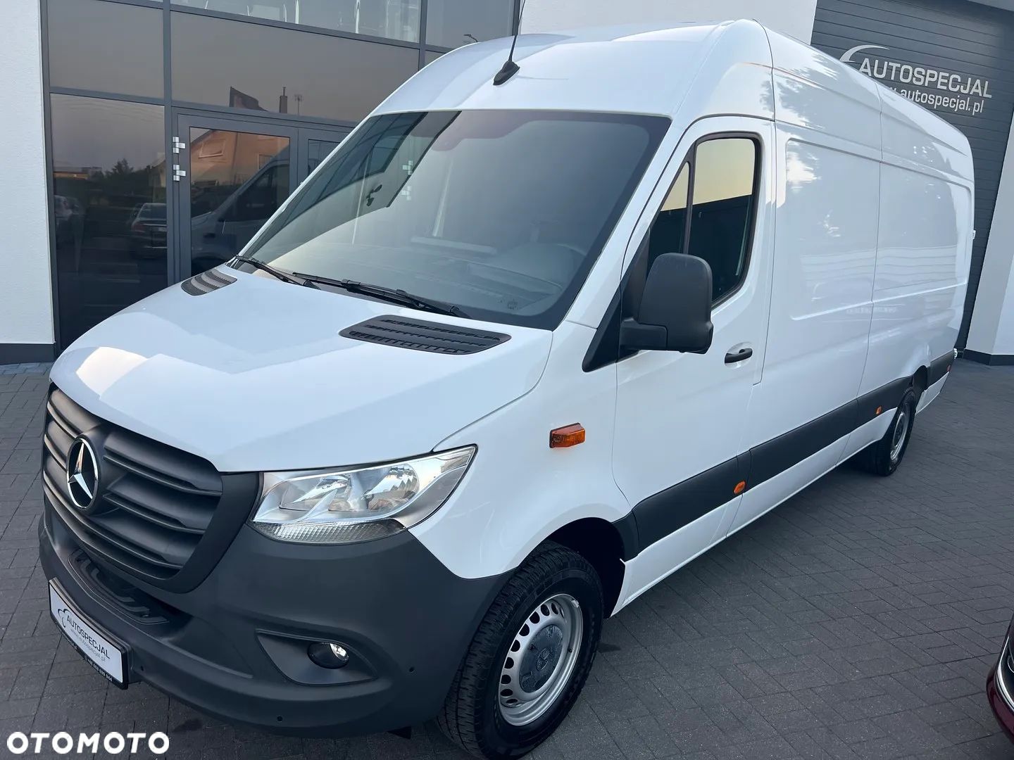 Mercedes-Benz Sprinter - 1