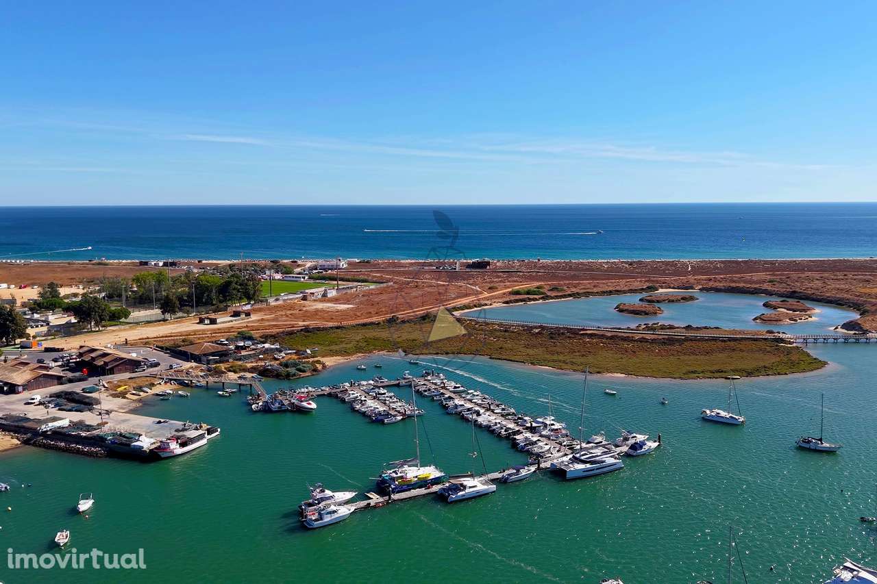 Apartamento T2 Duplex com 2 lugares de estacionamento em Alvor - Grande imagem: 4/50