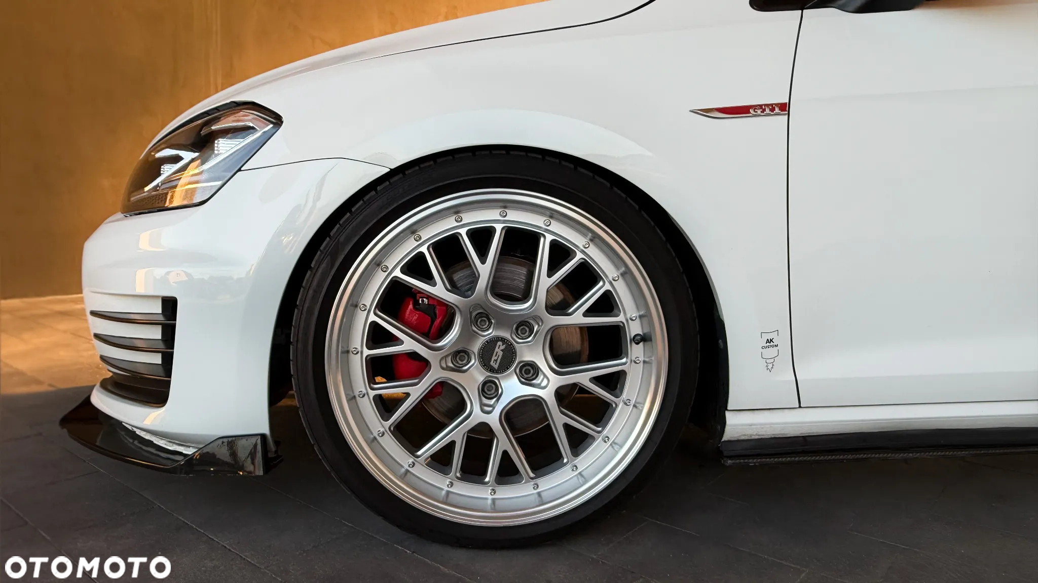 Volkswagen Golf - 8