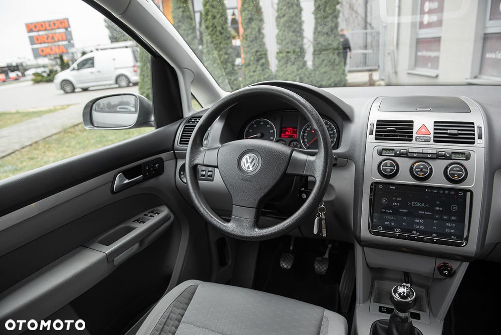 Volkswagen Touran - 23