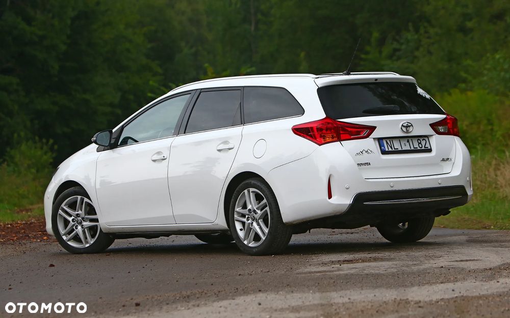 Toyota Auris 2.0 D-4D Premium - 4